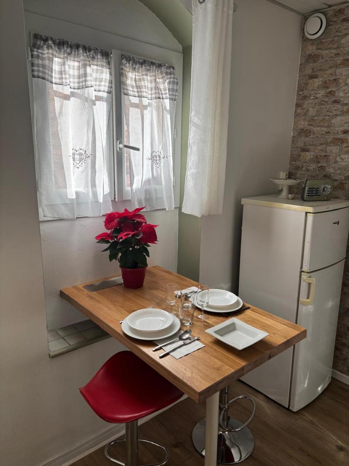 Appartement Central Des Terres Chaudes Proche Bord De Mer Menton Exterior photo